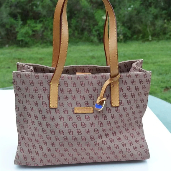 Dooney & Bourke logo tote bag - Picture 8 of 8